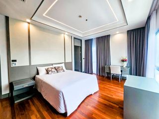 For rent 3 bedrooms condo in Pathum Wan, Bangkok
