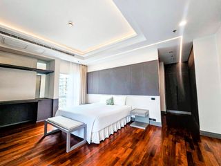 For rent 3 bedrooms condo in Pathum Wan, Bangkok