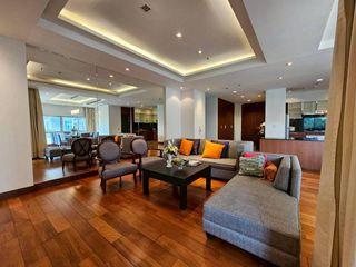 For rent 3 bedrooms condo in Pathum Wan, Bangkok