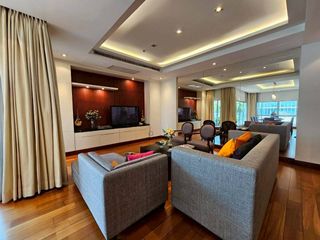 For rent 3 bedrooms condo in Pathum Wan, Bangkok