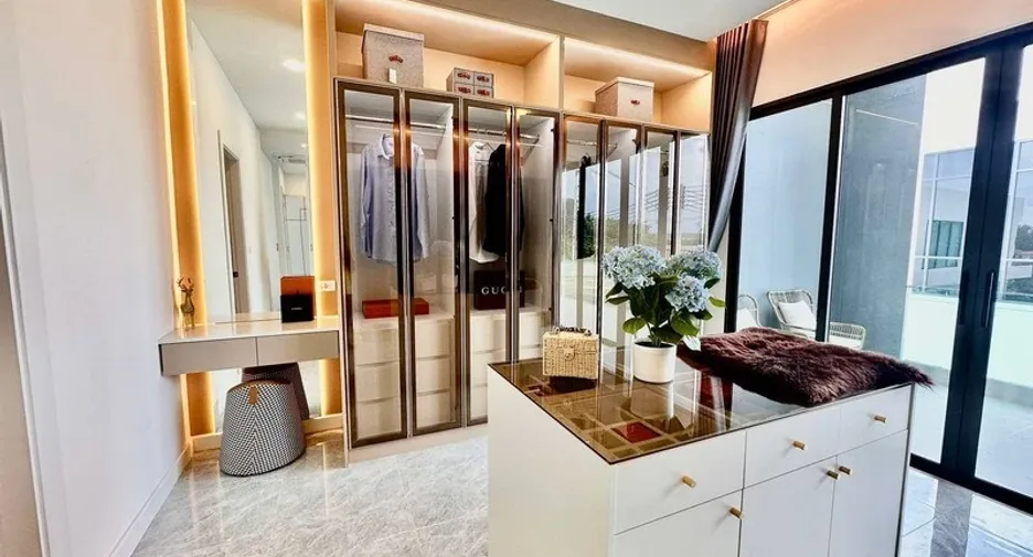 Villa en venta de 6 habitaciones en East Pattaya, Pattaya