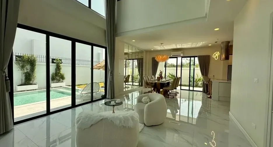 Villa en venta de 6 habitaciones en East Pattaya, Pattaya