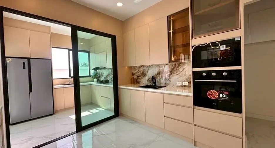 Villa en venta de 6 habitaciones en East Pattaya, Pattaya