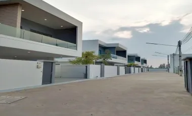 À vendre 6 chambres villa à East Pattaya, Pattaya