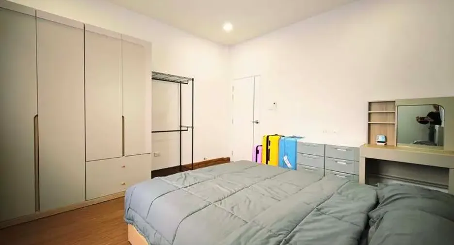 For sale 4 bedrooms house in East Pattaya, Pattaya