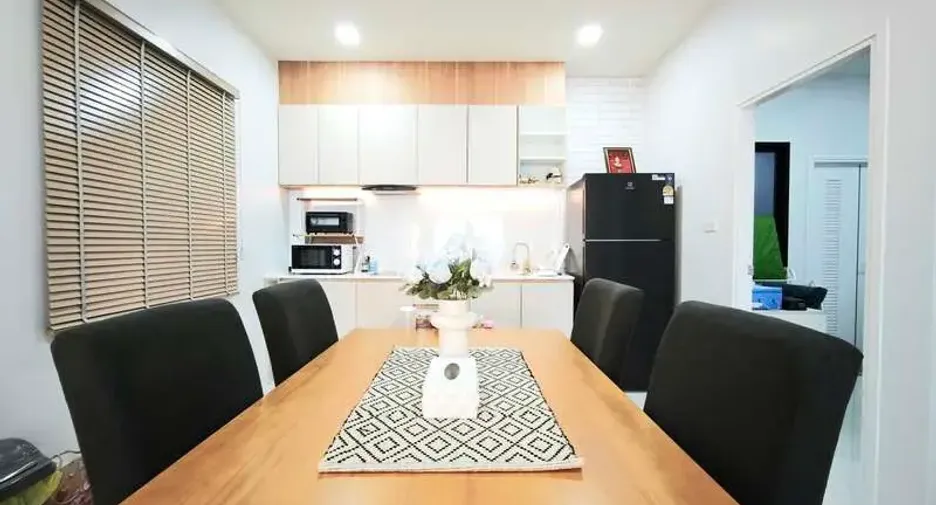 For sale 4 bedrooms house in East Pattaya, Pattaya