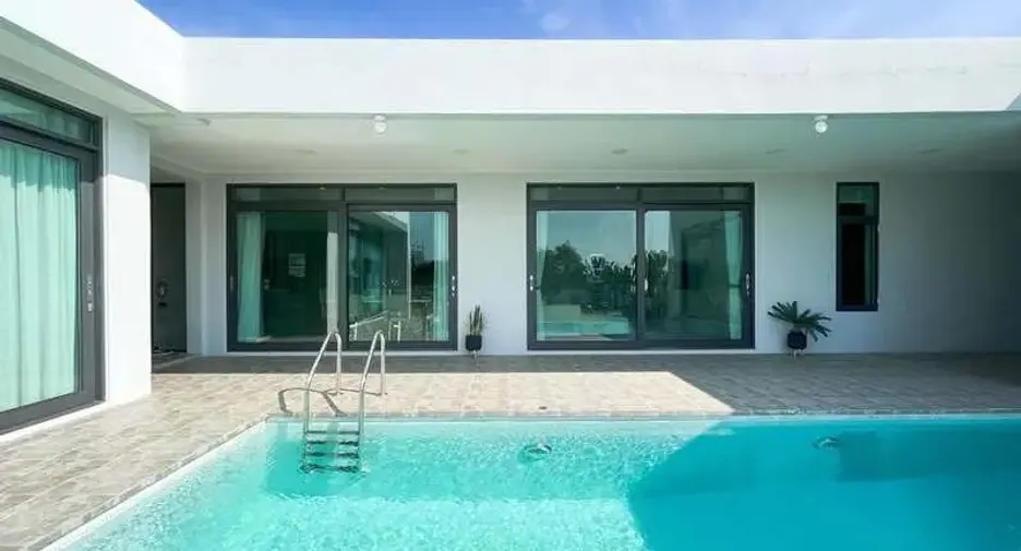 For sale 3 bedrooms villa in East Pattaya, Pattaya