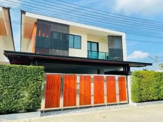 For sale 4 bedrooms villa in Bang Lamung, Chonburi