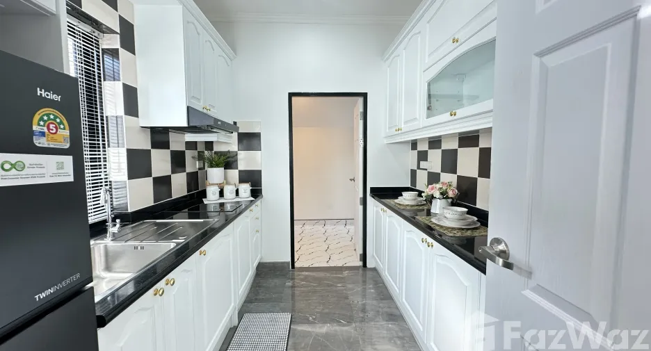 For sale 3 bedrooms house in East Pattaya, Pattaya