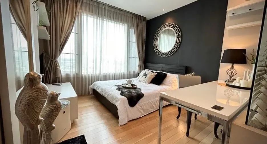 For rent 2 bedrooms condo in Khlong Toei, Bangkok