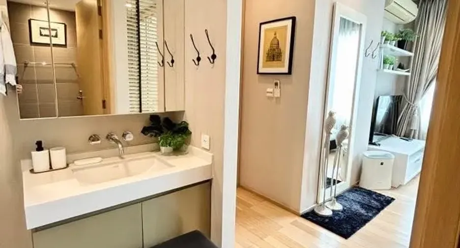 For rent 2 bedrooms condo in Khlong Toei, Bangkok