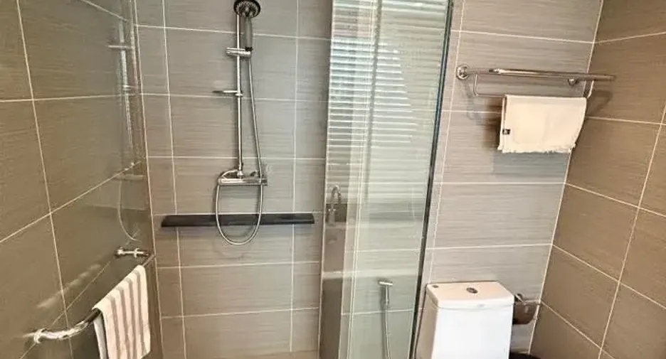 For rent 2 bedrooms condo in Khlong Toei, Bangkok