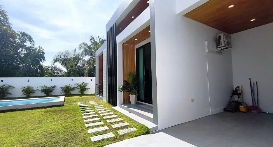 For sale 3 bedrooms villa in Nuea Khlong, Krabi
