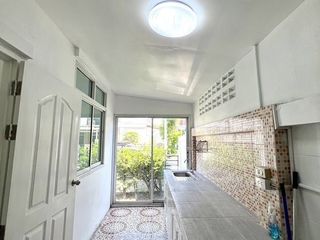 For sale 3 bedrooms townhouse in Mueang Samut Prakan, Samut Prakan