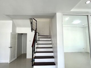 For sale 3 bedrooms townhouse in Mueang Samut Prakan, Samut Prakan