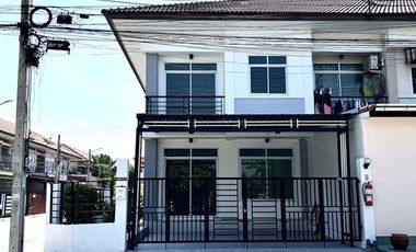 出售 3 卧室 联排别墅 在 Mueang Samut Prakan, Samut Prakan