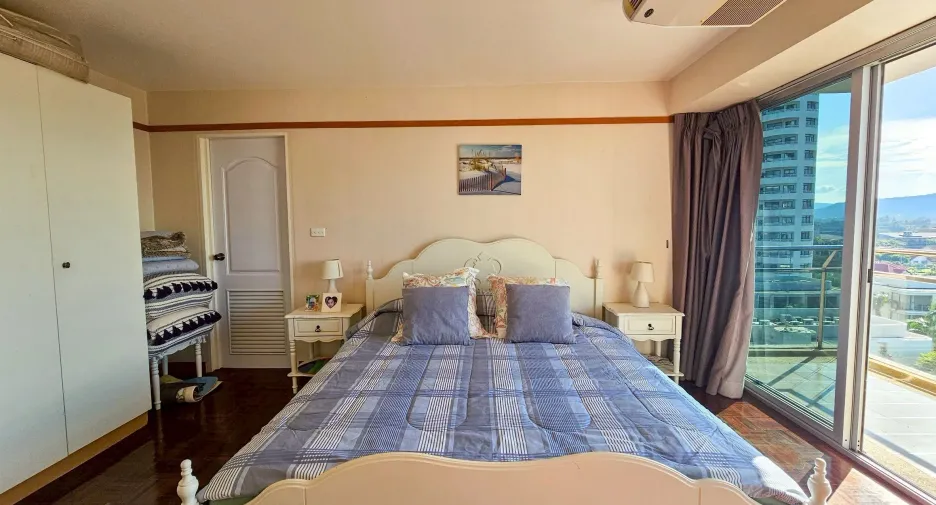 For sale 2 bedrooms condo in Cha Am, Phetchaburi