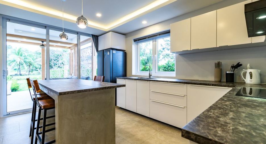 For sale 4 bedrooms condo in Ko Chang, Trat