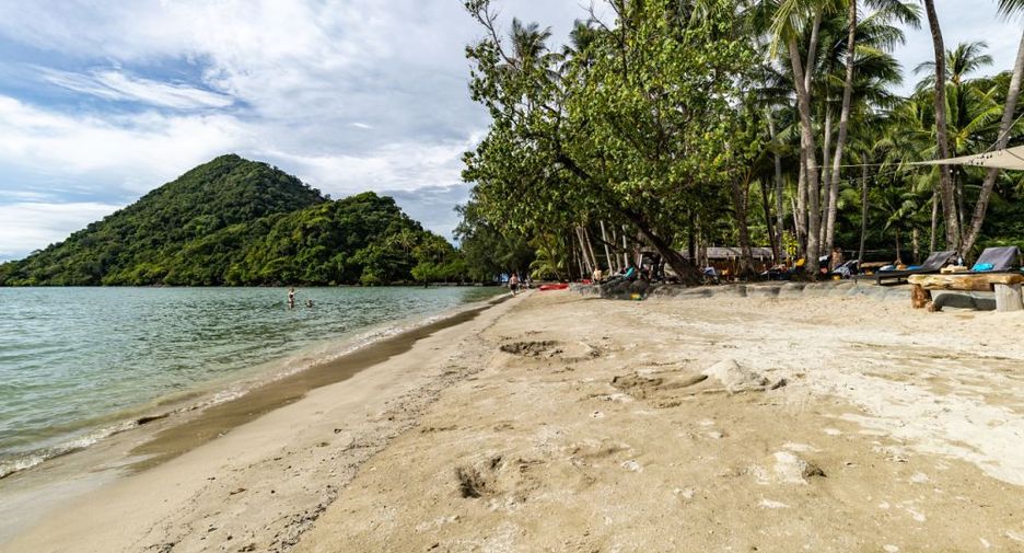 For sale 4 bedrooms condo in Ko Chang, Trat