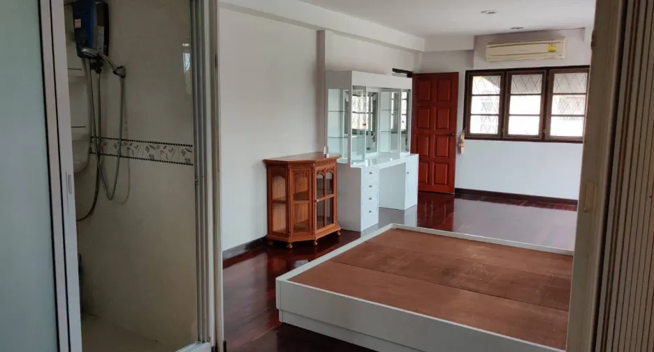 For rent 3 bedrooms house in Bueng Kum, Bangkok