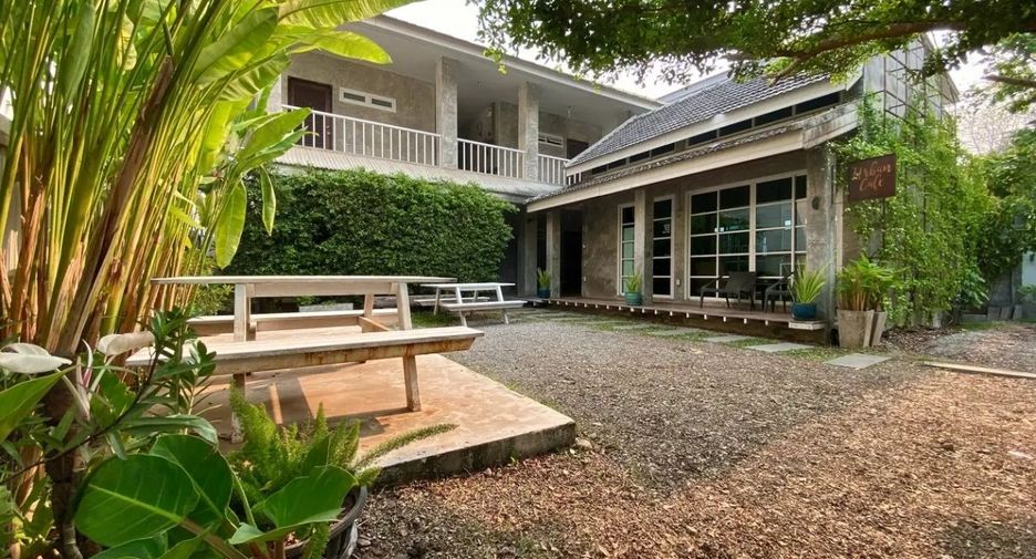 For sale 6 bedrooms house in Mueang Chiang Mai, Chiang Mai