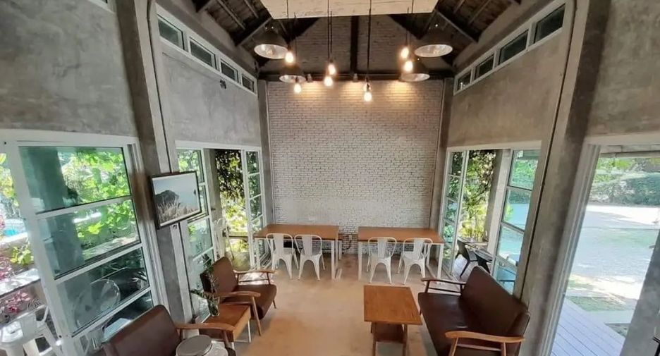 For sale 6 bedrooms house in Mueang Chiang Mai, Chiang Mai