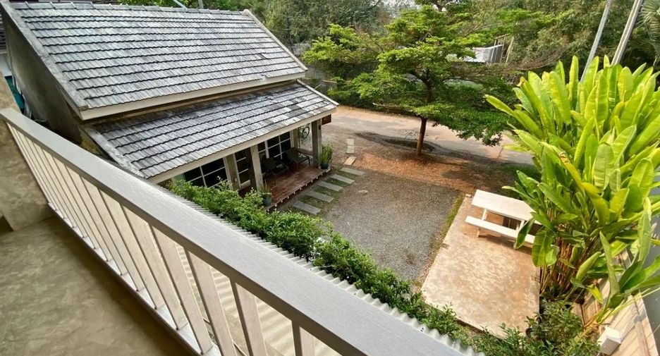 For sale 6 bedrooms house in Mueang Chiang Mai, Chiang Mai