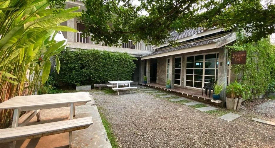 For sale 6 bedrooms house in Mueang Chiang Mai, Chiang Mai