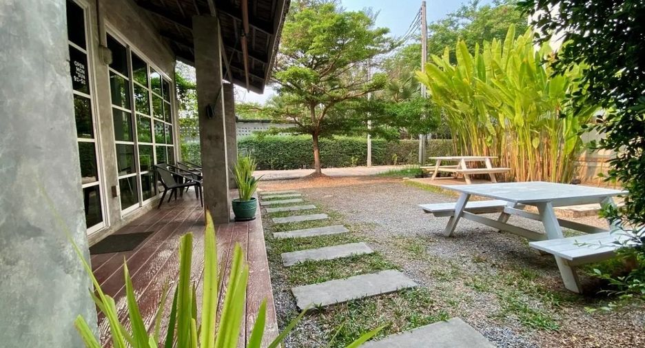 For sale 6 bedrooms house in Mueang Chiang Mai, Chiang Mai