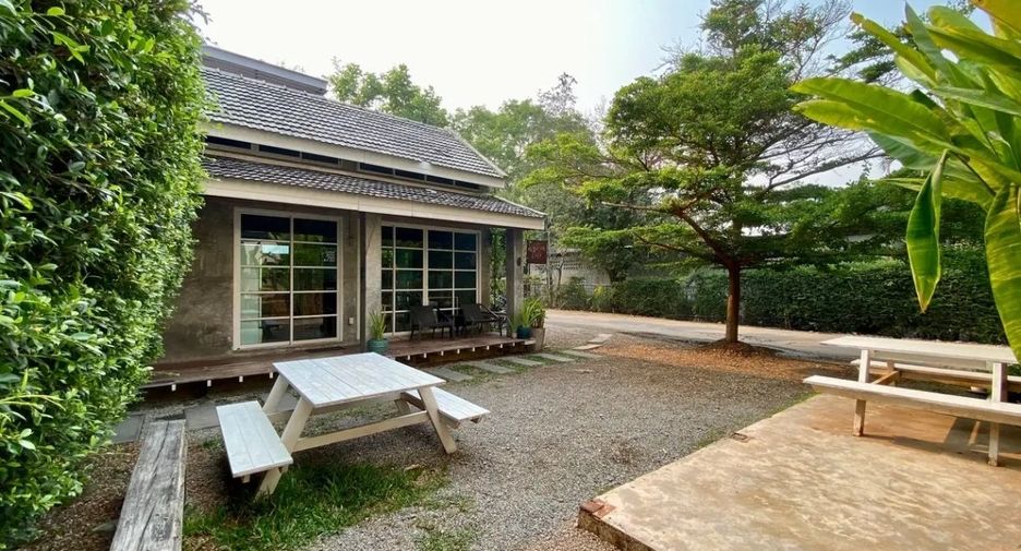 For sale 6 bedrooms house in Mueang Chiang Mai, Chiang Mai