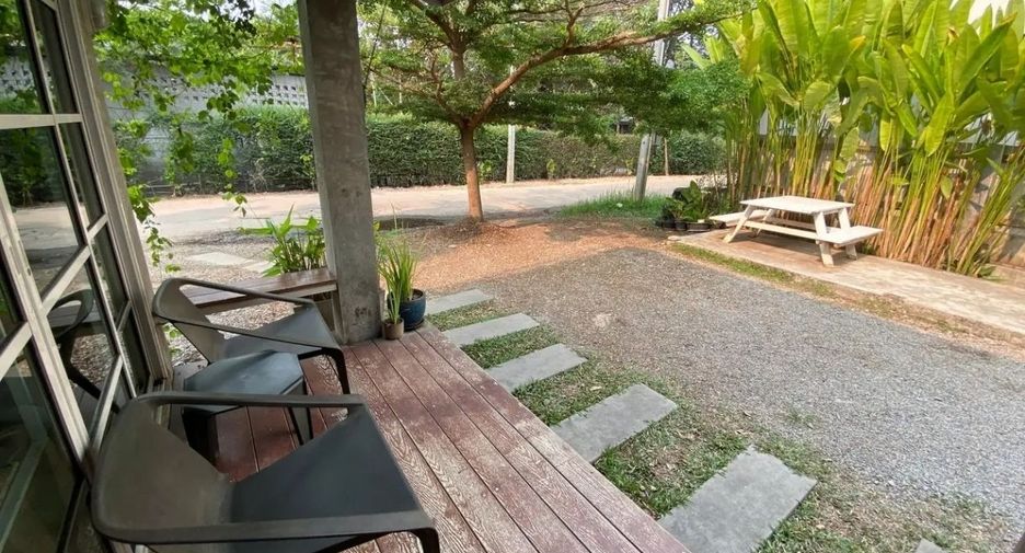 For sale 6 bedrooms house in Mueang Chiang Mai, Chiang Mai