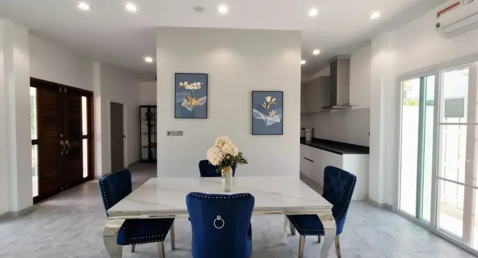 For sale 3 bedrooms villa in Cha Am, Phetchaburi