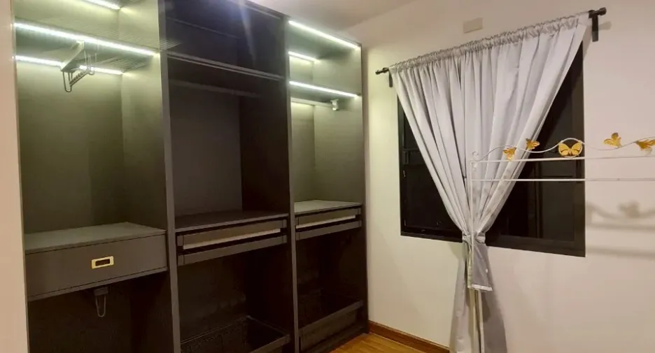 For sale and for rent 3 bedrooms townhouse in Bang Phli, Samut Prakan