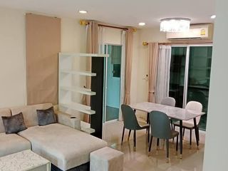 出租 3 卧室 联排别墅 在 Lat Phrao, 曼谷