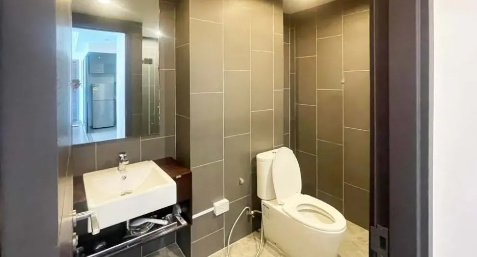 For rent 2 bedrooms condo in Watthana, Bangkok