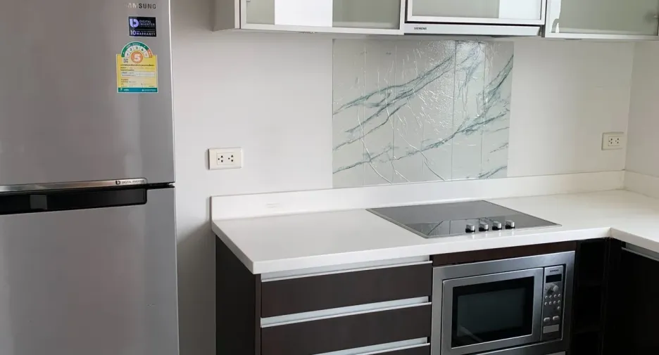 For rent 2 bedrooms condo in Yan Nawa, Bangkok