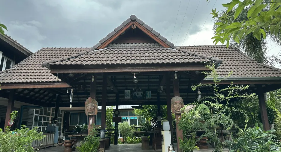À vendre et à louer 5 chambres local commercial à Mueang Chumphon, Chumphon