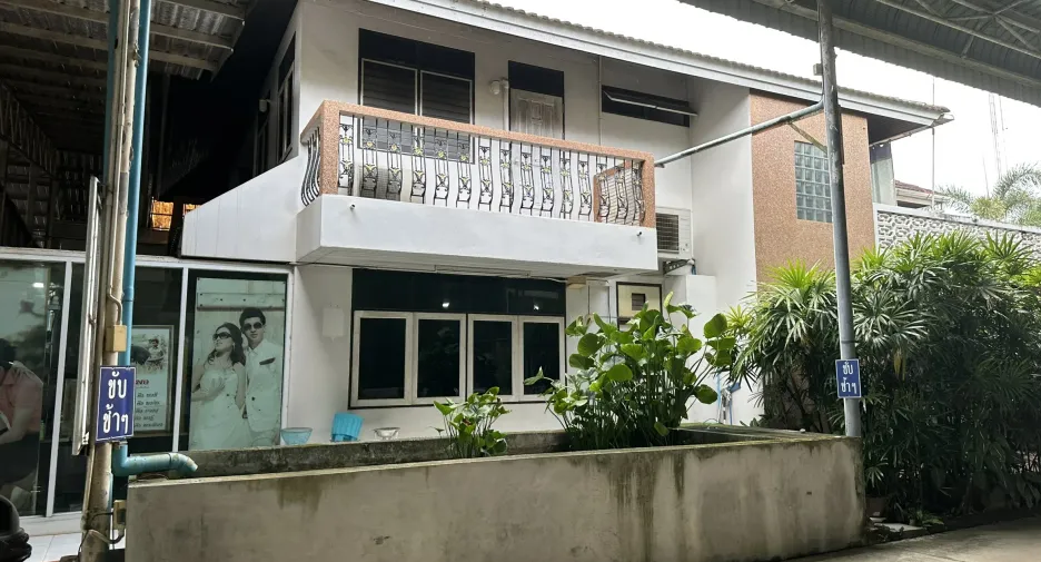 À vendre et à louer 5 chambres local commercial à Mueang Chumphon, Chumphon