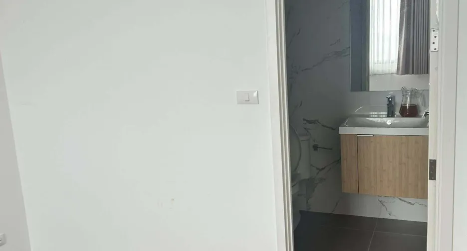 For rent 3 bedrooms townhouse in Mueang Nonthaburi, Nonthaburi