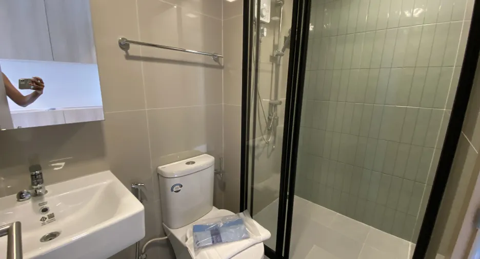 For rent 2 bedrooms condo in Khlong San, Bangkok