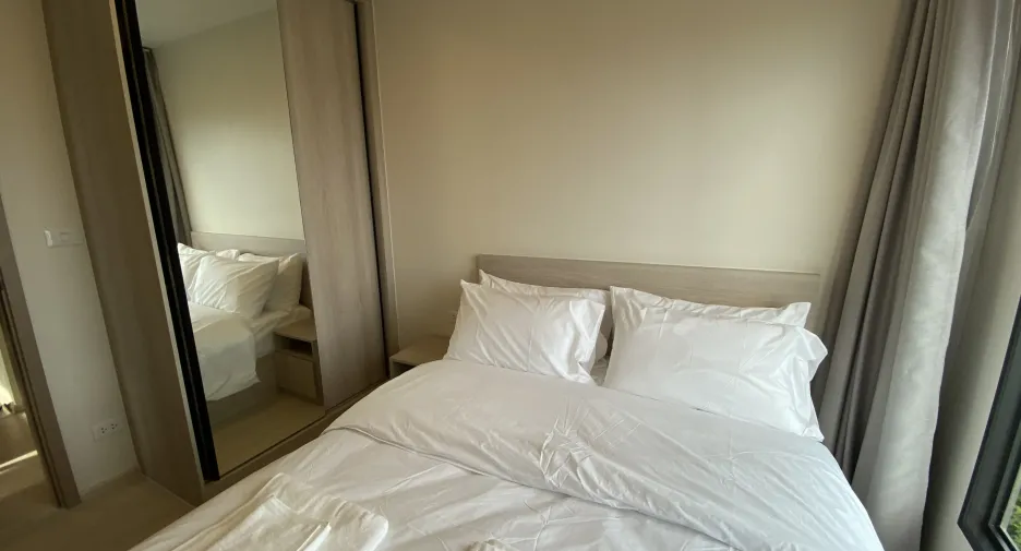 For rent 2 bedrooms condo in Khlong San, Bangkok