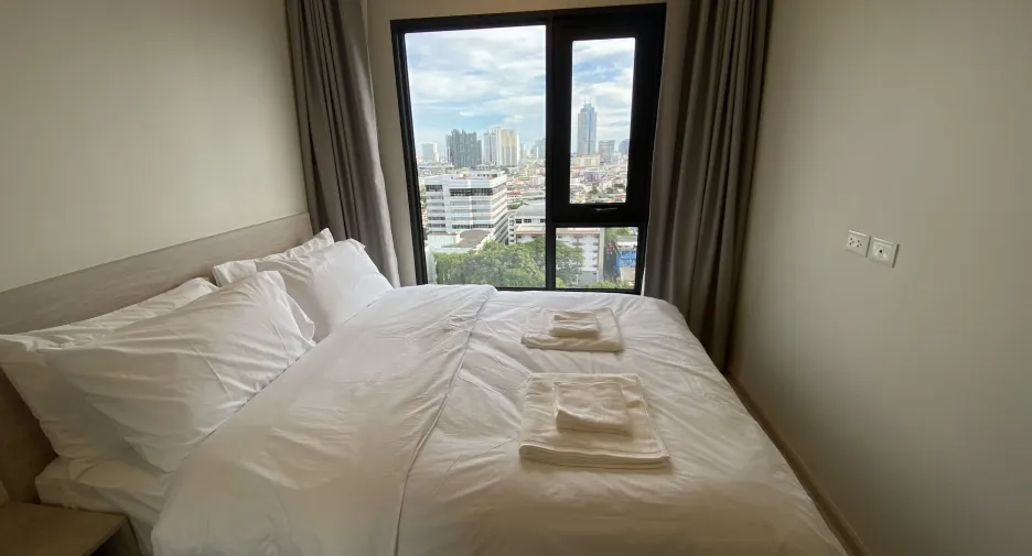 For rent 2 bedrooms condo in Khlong San, Bangkok