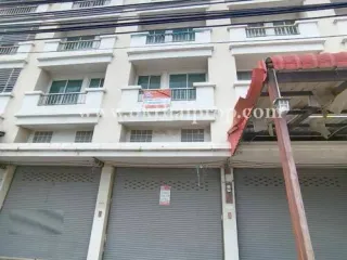 出售 6 卧室 联排别墅 在 Phutthamonthon, Nakhon Pathom