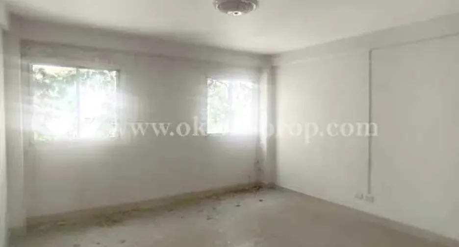 Casa adosada en venta de 6 habitaciones en Phutthamonthon, Nakhon Pathom