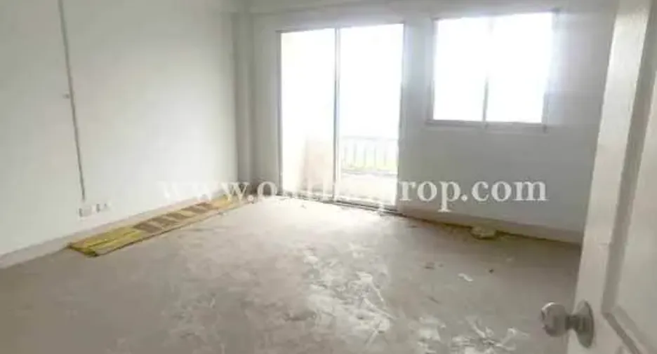 Casa adosada en venta de 6 habitaciones en Phutthamonthon, Nakhon Pathom