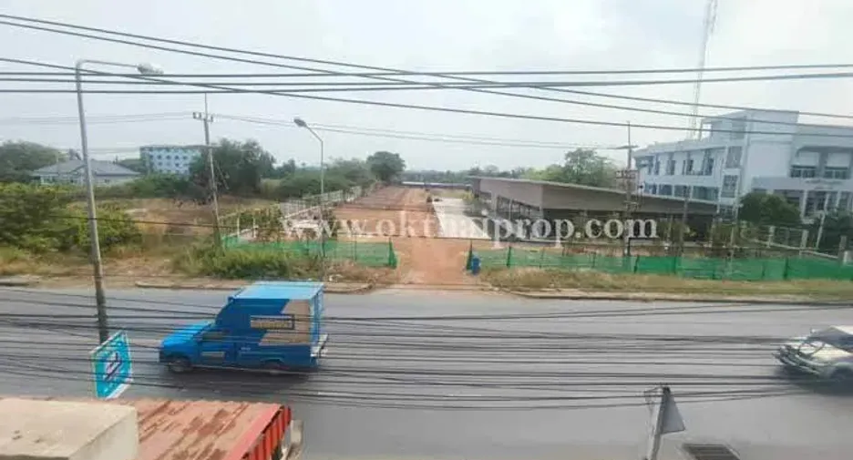 Casa adosada en venta de 6 habitaciones en Phutthamonthon, Nakhon Pathom