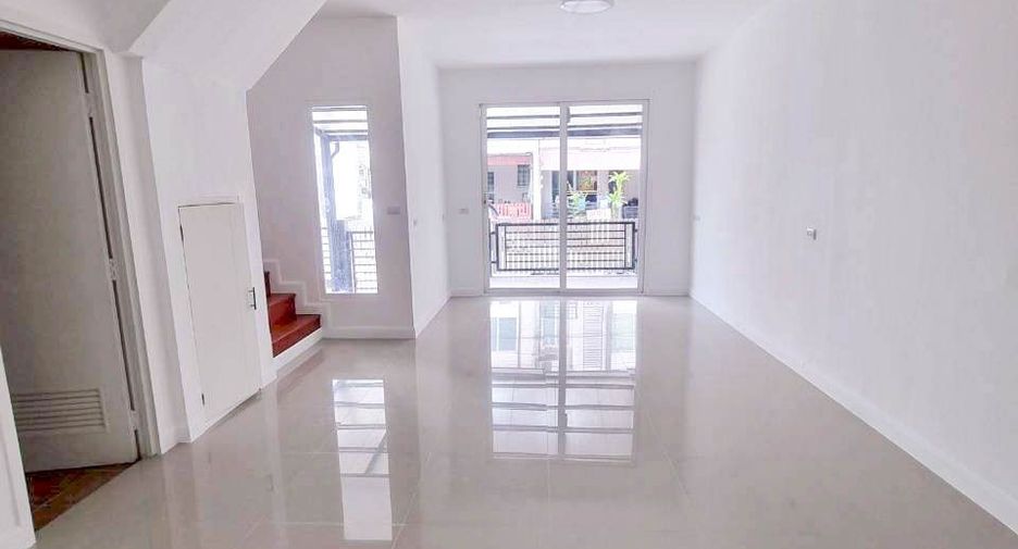 For sale 3 bedrooms house in Bang Khun Thian, Bangkok