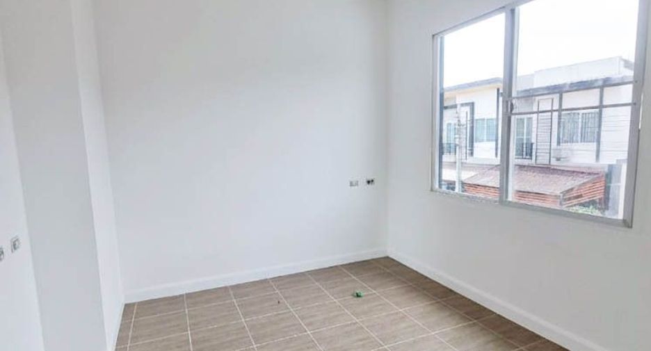 For sale 3 bedrooms house in Bang Khun Thian, Bangkok
