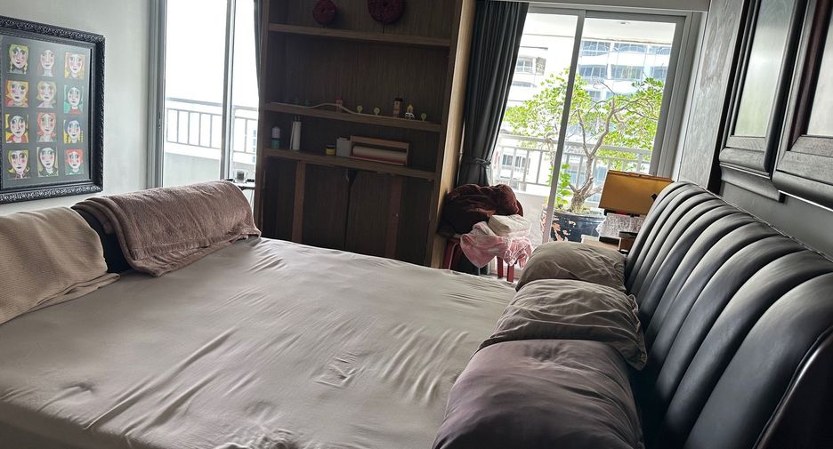 For sale 2 bedrooms condo in Sathon, Bangkok