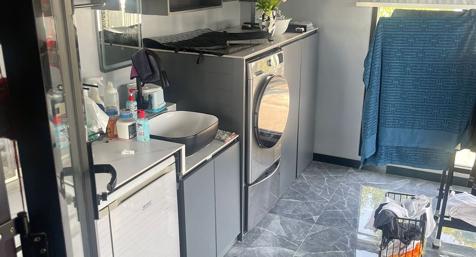 For sale 4 bedrooms house in Sai Mai, Bangkok